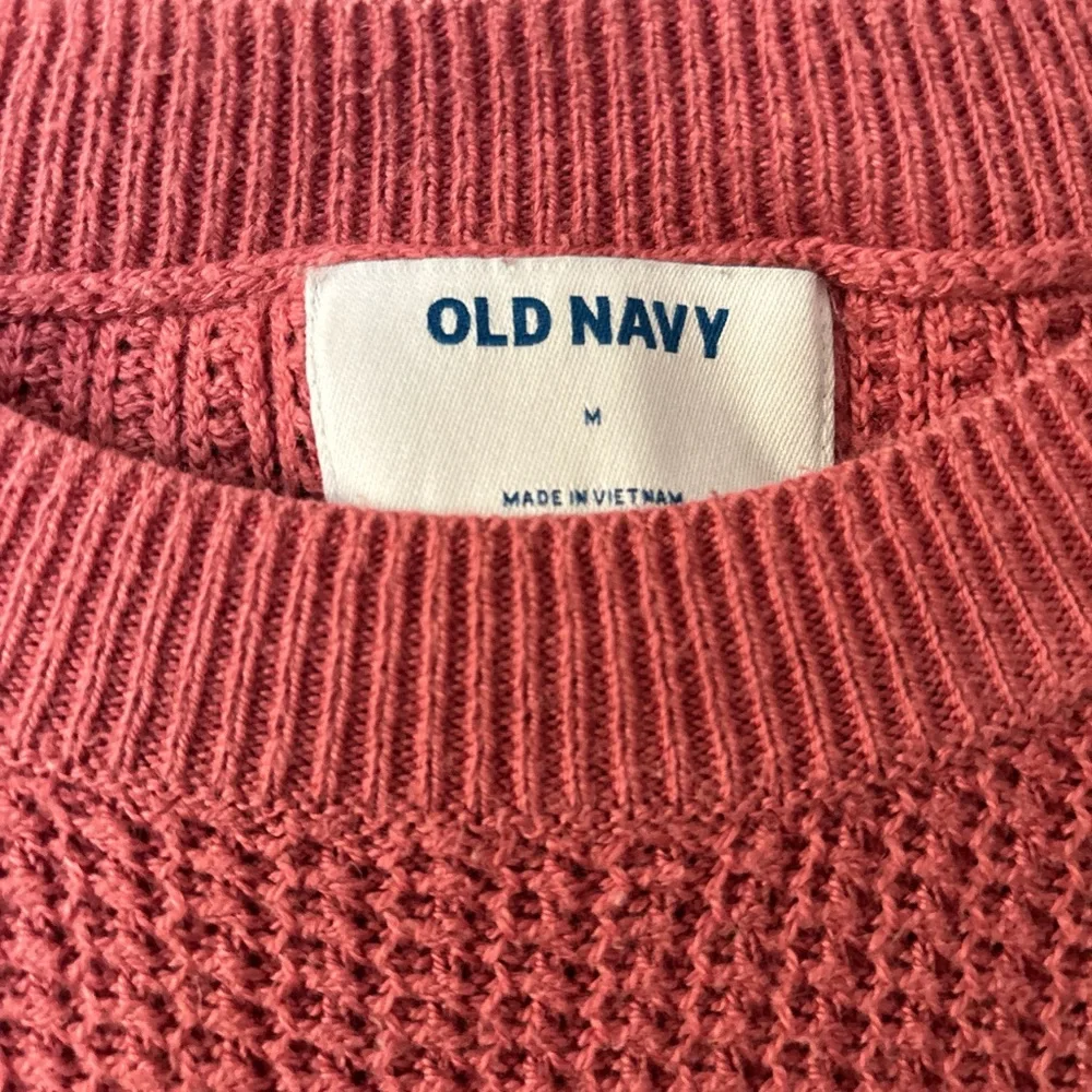Pink sweater - Picture 1 of 3